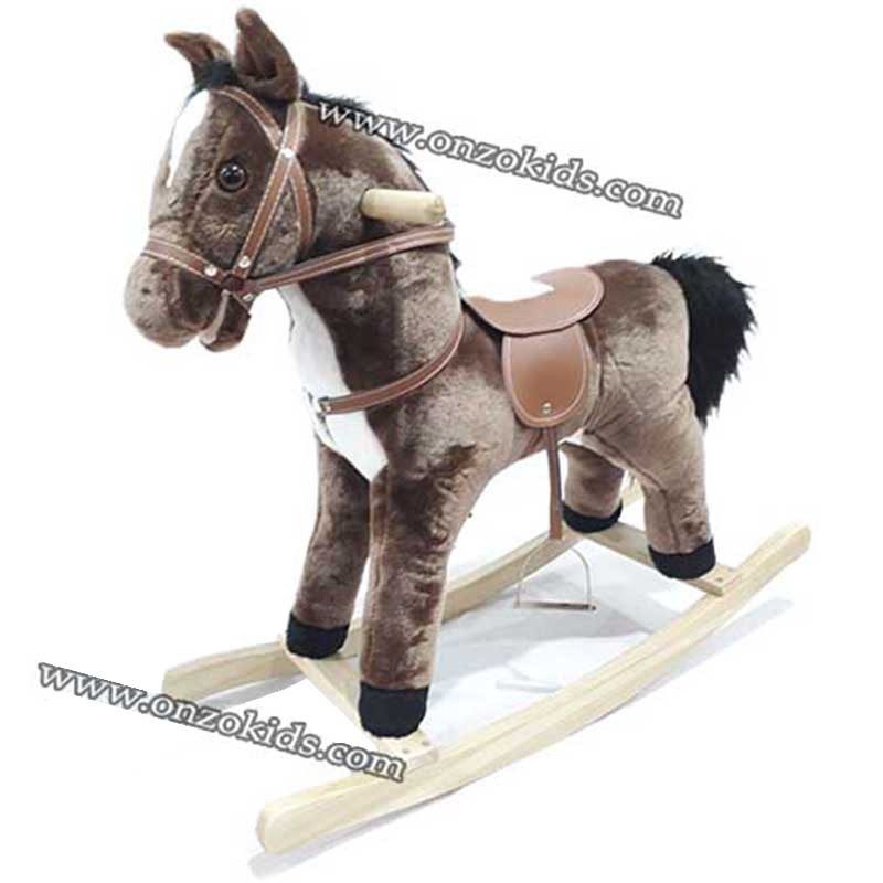 Cheval bascule avec des sons