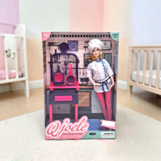 Poupée Chef avec Cuisine – Set Q.Joele